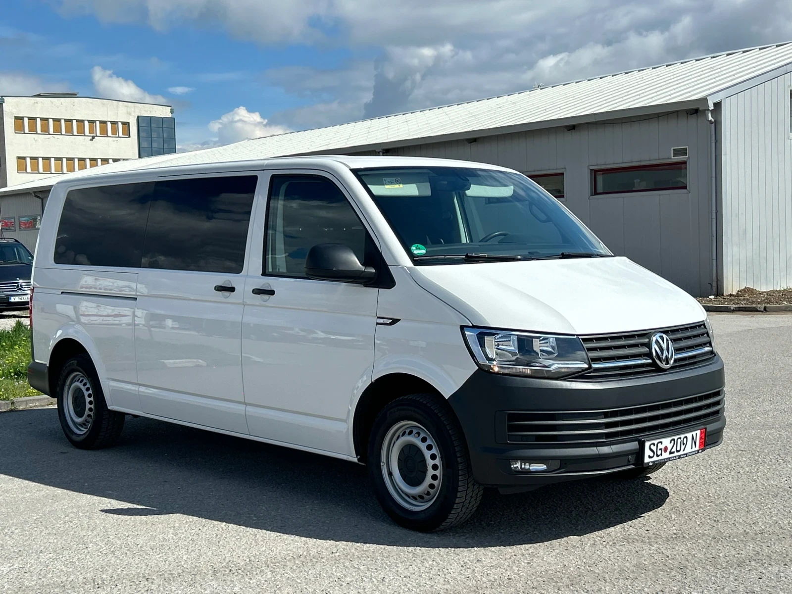VW T6 Transporter 2.0TDI 150ps LONG 8+ 1 2019г 6скорости, снимка 4 - Бусове и автобуси - 54086725