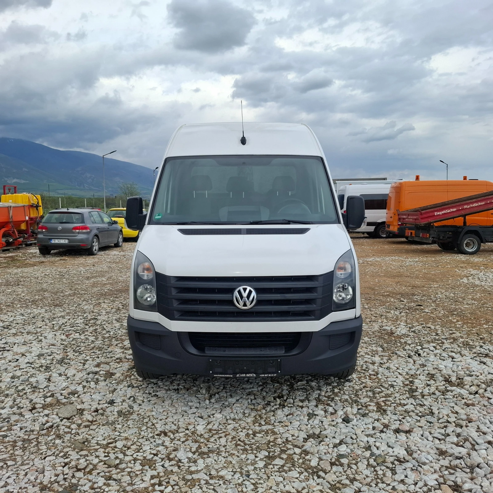 VW Crafter Германия EURO5 КЛИМАТИК, снимка 2 - Бусове и автобуси - 54370339