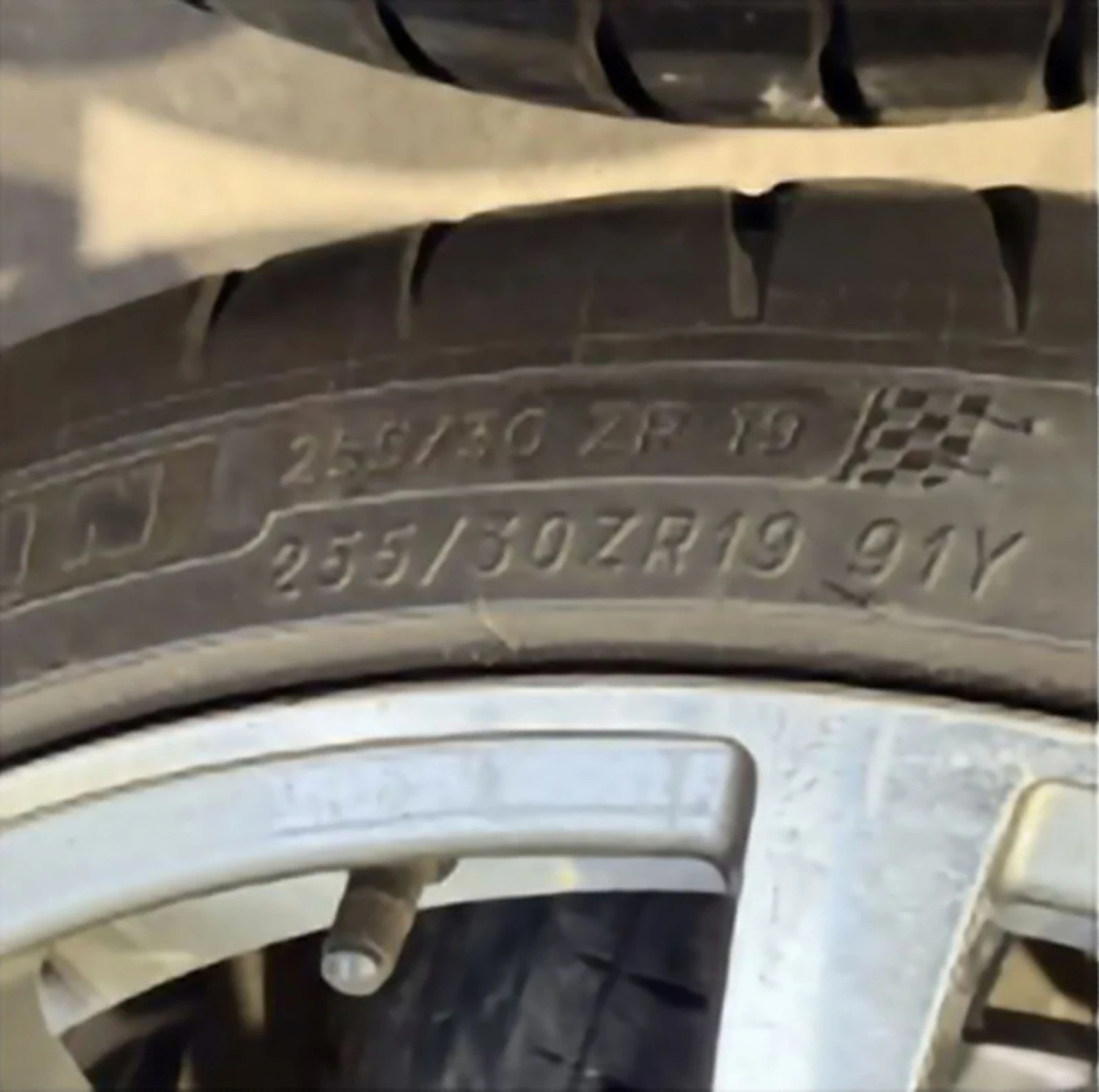 Гуми с джанти Michelin 225/35R19, снимка 5 - Гуми и джанти - 54379255