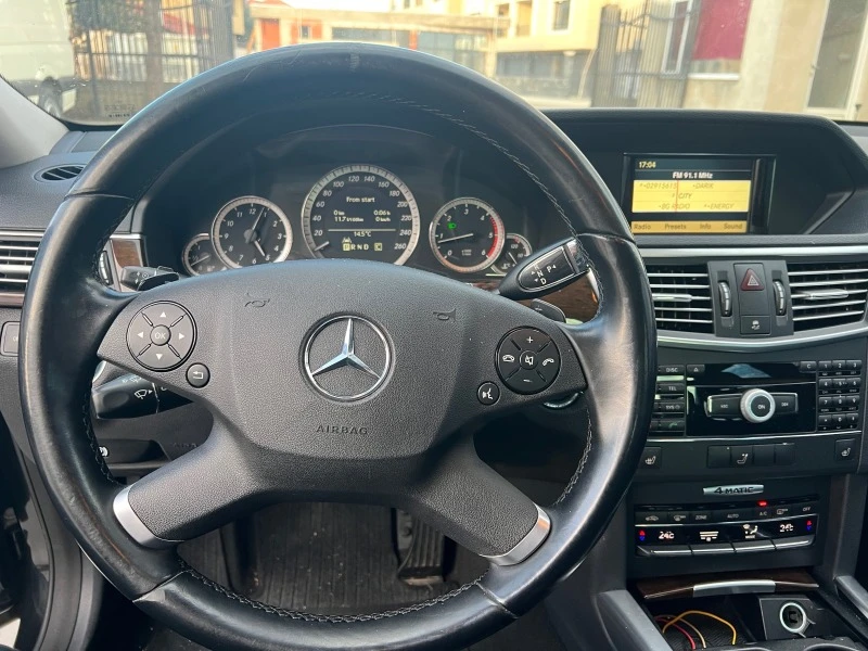 Mercedes-Benz E 350 4 matic, снимка 17 - Автомобили и джипове - 39201493