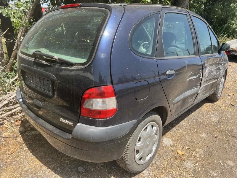 Renault Scenic, снимка 5 - Автомобили и джипове - 47059380