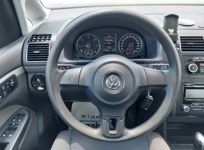 VW Touran 1, 6tdi 105к.с DSG АВТОМАТИК, снимка 12 - Автомобили и джипове - 47089918