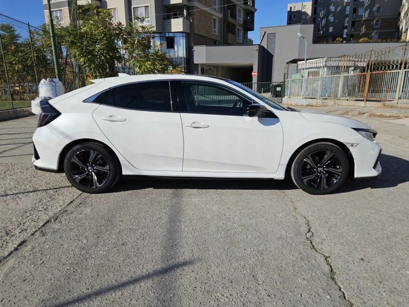 Honda Civic Premium Executive CVT Automatic, снимка 4 - Автомобили и джипове - 47834360