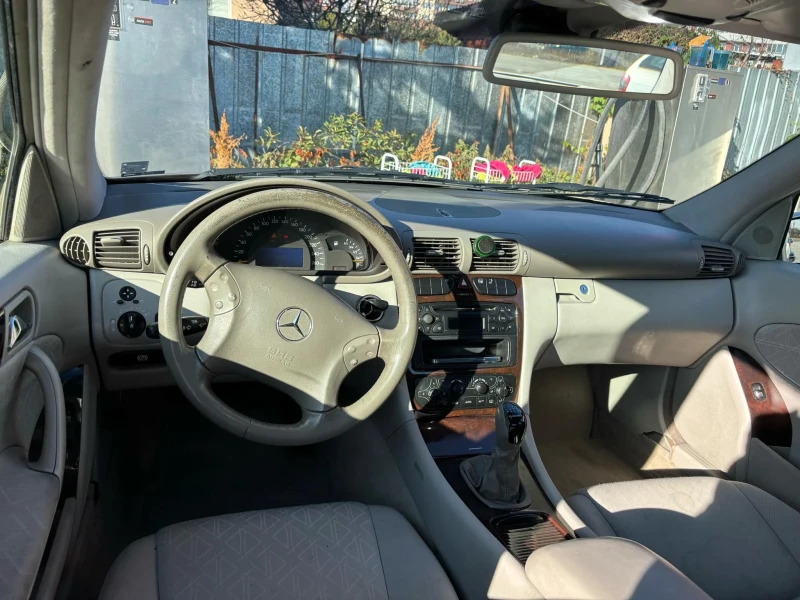 Mercedes-Benz C 200, снимка 8 - Автомобили и джипове - 48283751