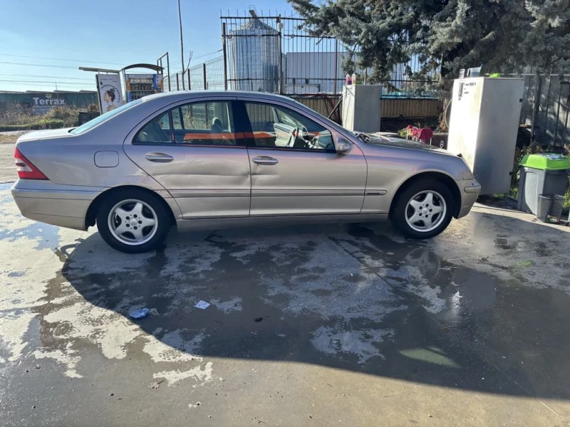 Mercedes-Benz C 200, снимка 6 - Автомобили и джипове - 48283751