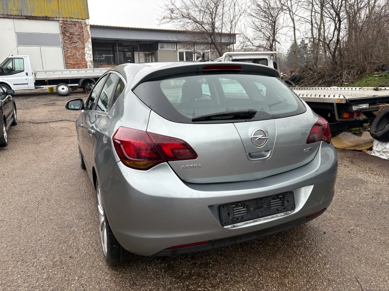 Opel Astra 1.7cdti 125 kc euro5, снимка 4 - Автомобили и джипове - 49325406