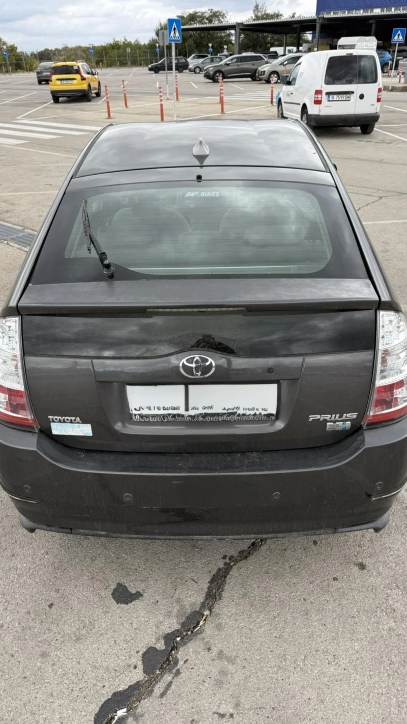 Toyota Prius Хибрид, снимка 6 - Автомобили и джипове - 51935126