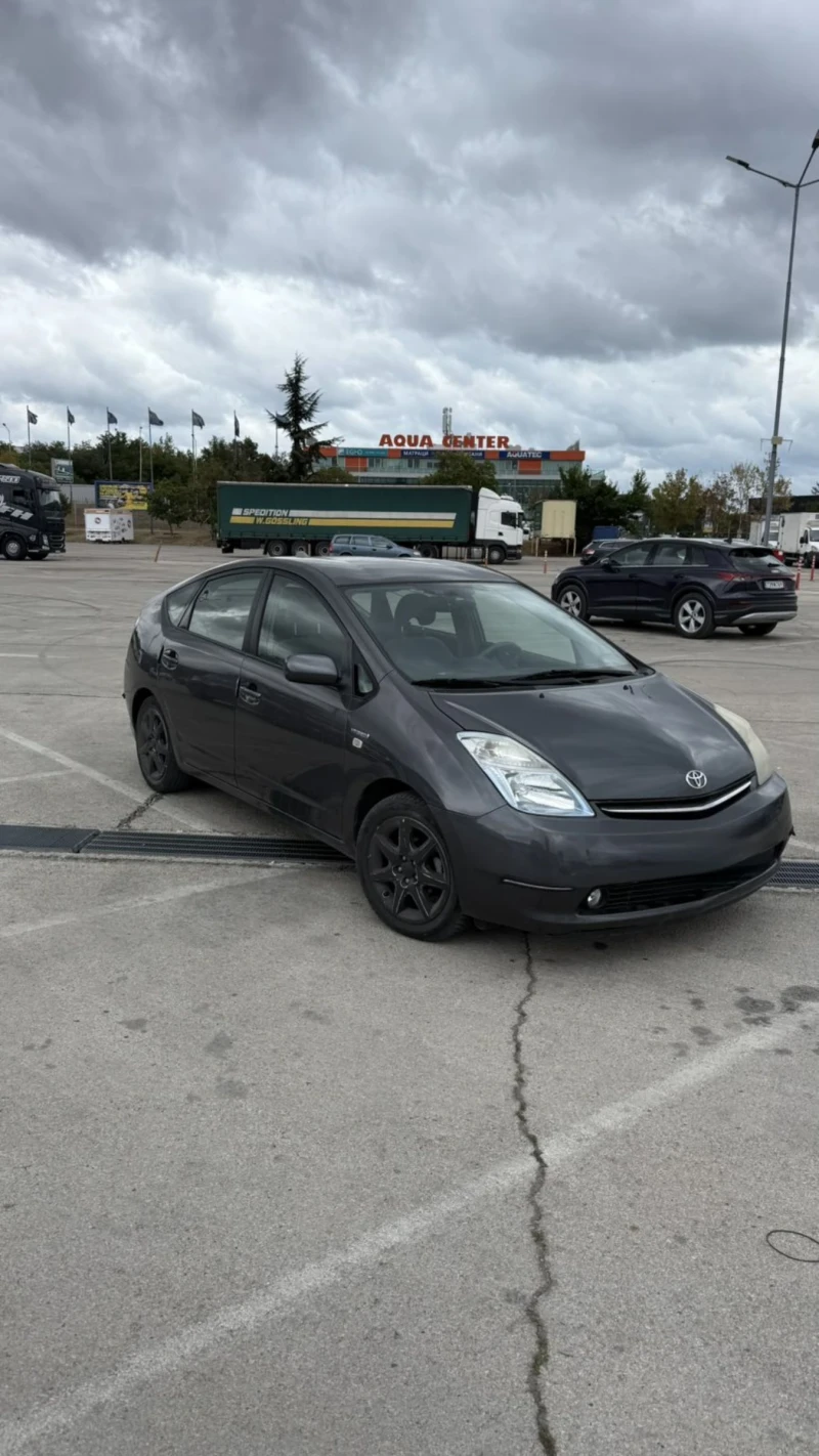 Toyota Prius Хибрид, снимка 12 - Автомобили и джипове - 51935126