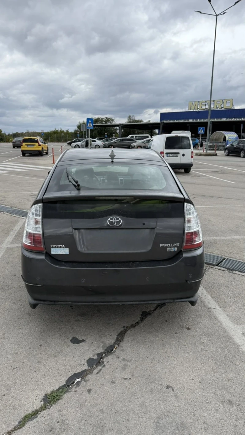 Toyota Prius Хибрид, снимка 17 - Автомобили и джипове - 51935126
