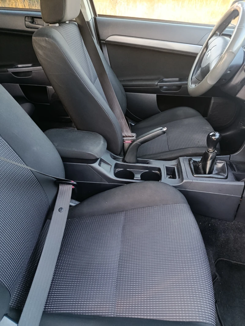 Mitsubishi Lancer 1.5, снимка 5 - Автомобили и джипове - 52280692