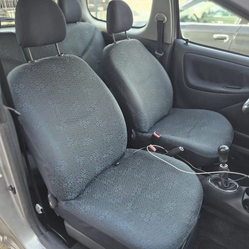 Toyota Yaris 1.3 vvt-i 87hp, снимка 16 - Автомобили и джипове - 52551953
