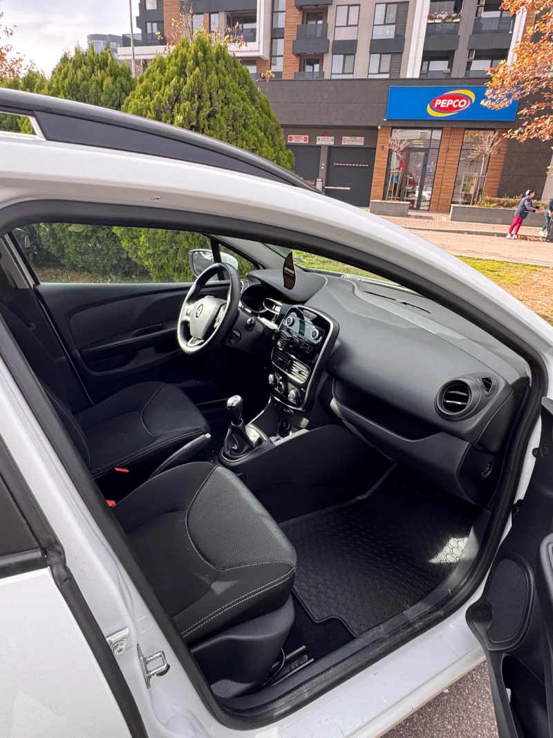 Renault Clio, снимка 6 - Автомобили и джипове - 52695192