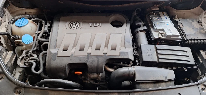 VW Touran, снимка 5 - Автомобили и джипове - 52886273