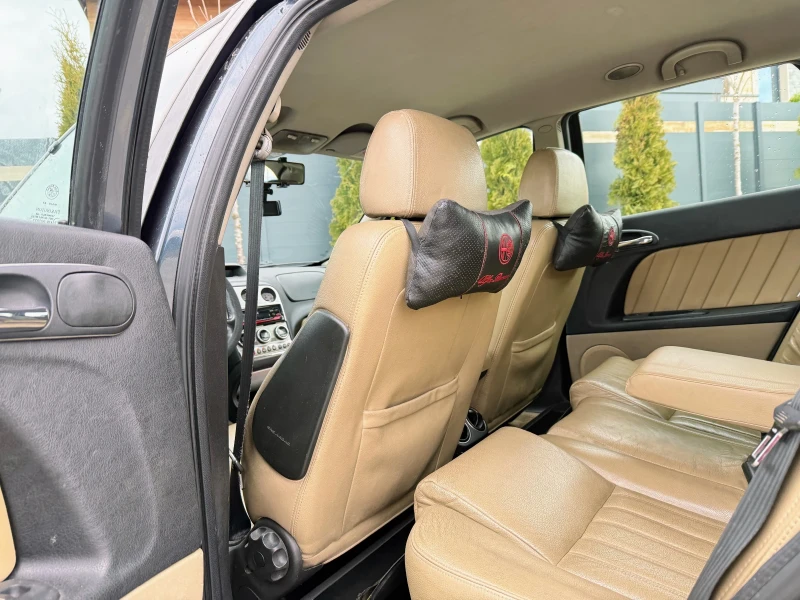 Alfa Romeo 156 1.9JTD/180hp* 6 скорости* Кожа* И много други екст, снимка 8 - Автомобили и джипове - 53468283