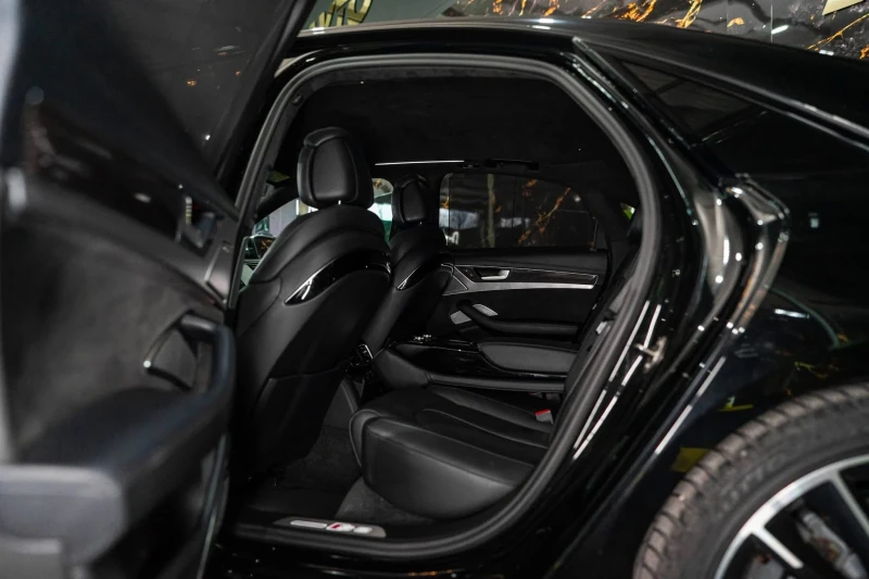 Audi S8 PLUS MATRIX CERAMIC CARBON B&O ЛИЗИНГ 100%, снимка 15 - Автомобили и джипове - 53491043
