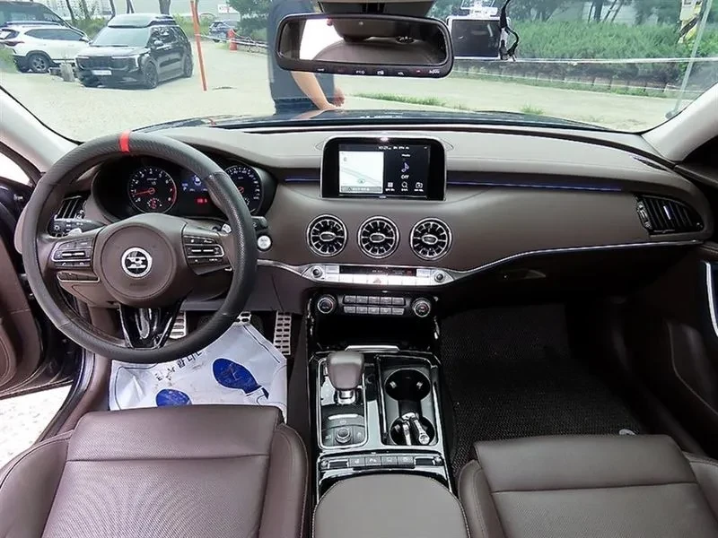 Kia Stinger 3.3 2WD GT - САМО 30% АВАНС , снимка 7 - Автомобили и джипове - 55998796