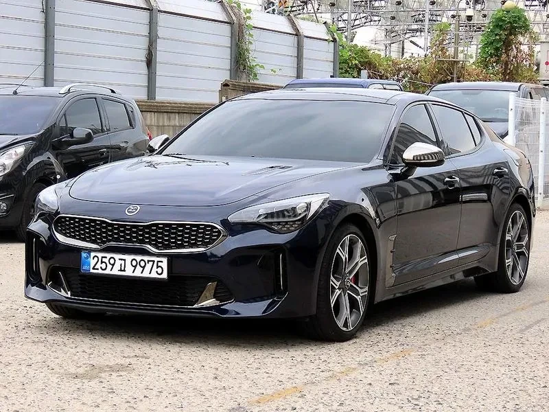 Kia Stinger 3.3 2WD GT - САМО 30% АВАНС , снимка 2 - Автомобили и джипове - 55998796