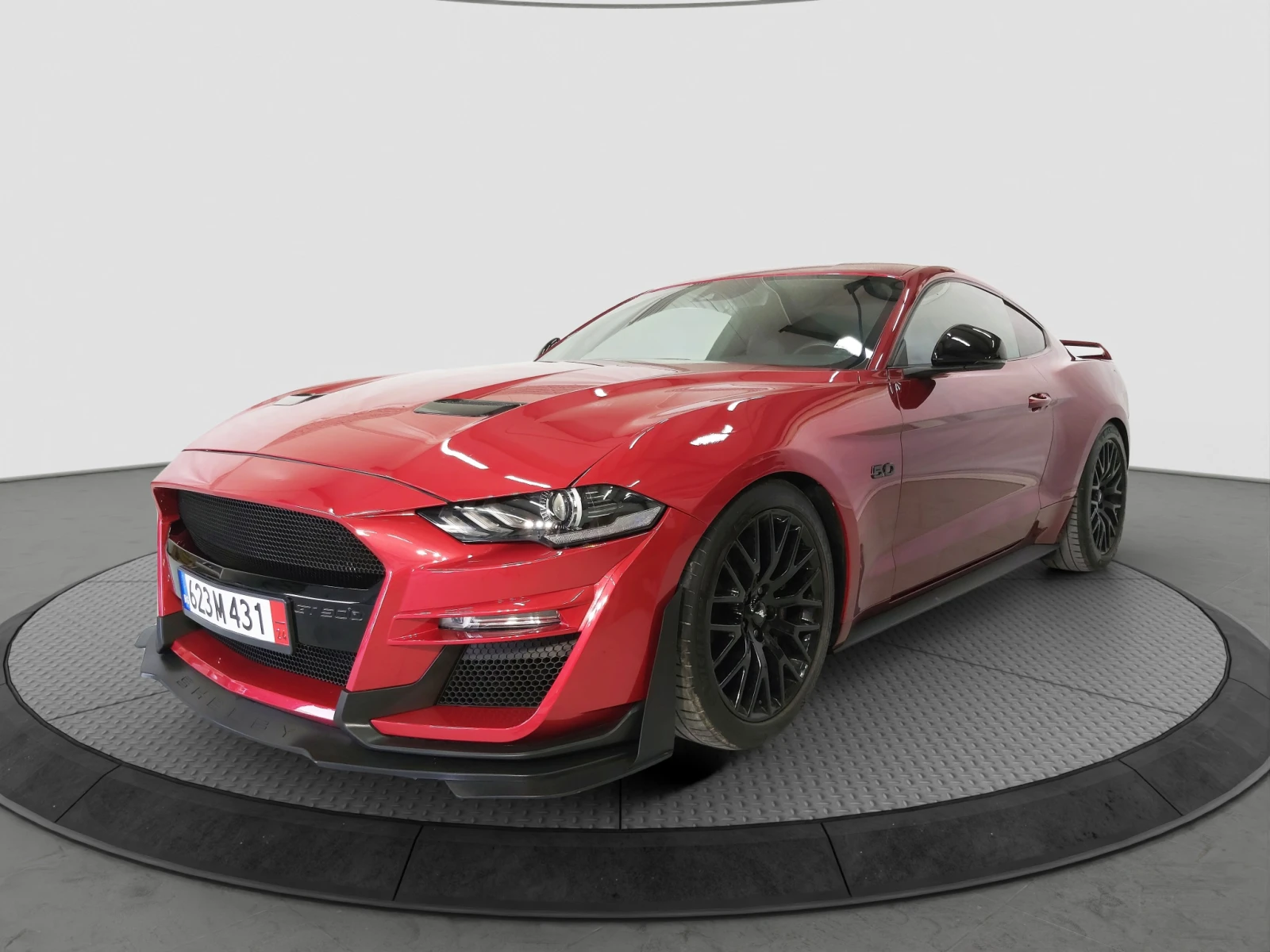 Ford Mustang GT Premium + Performance - изображение 2