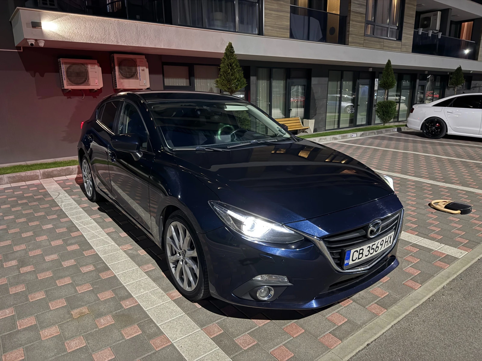 Mazda 3 Каско/Bi-Xenon/HUD/Keyless - изображение 7