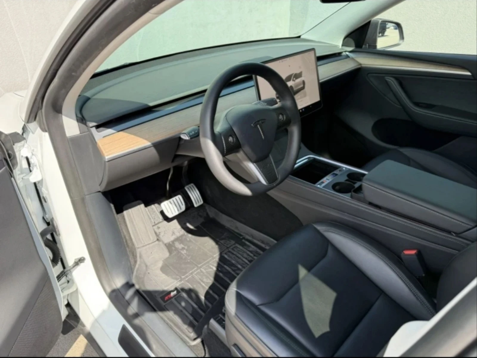 Tesla Model Y Performance  | Mobile.bg   11