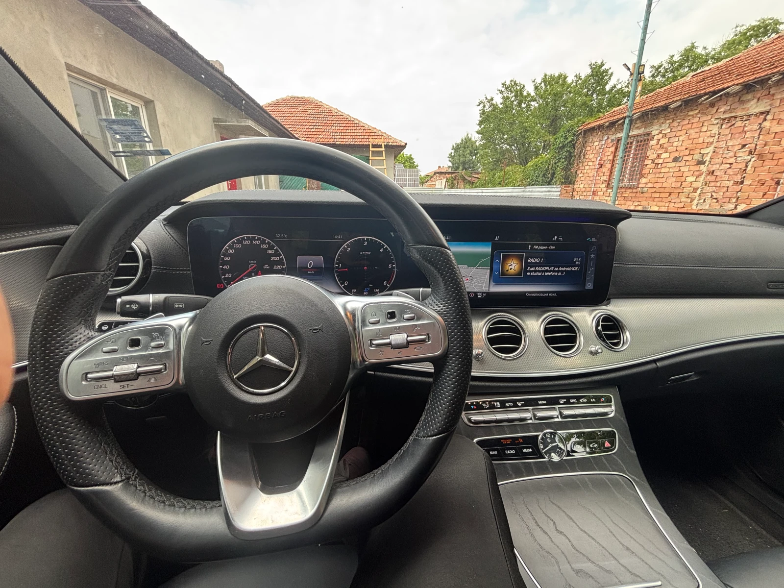 Mercedes-Benz E 200  - изображение 9