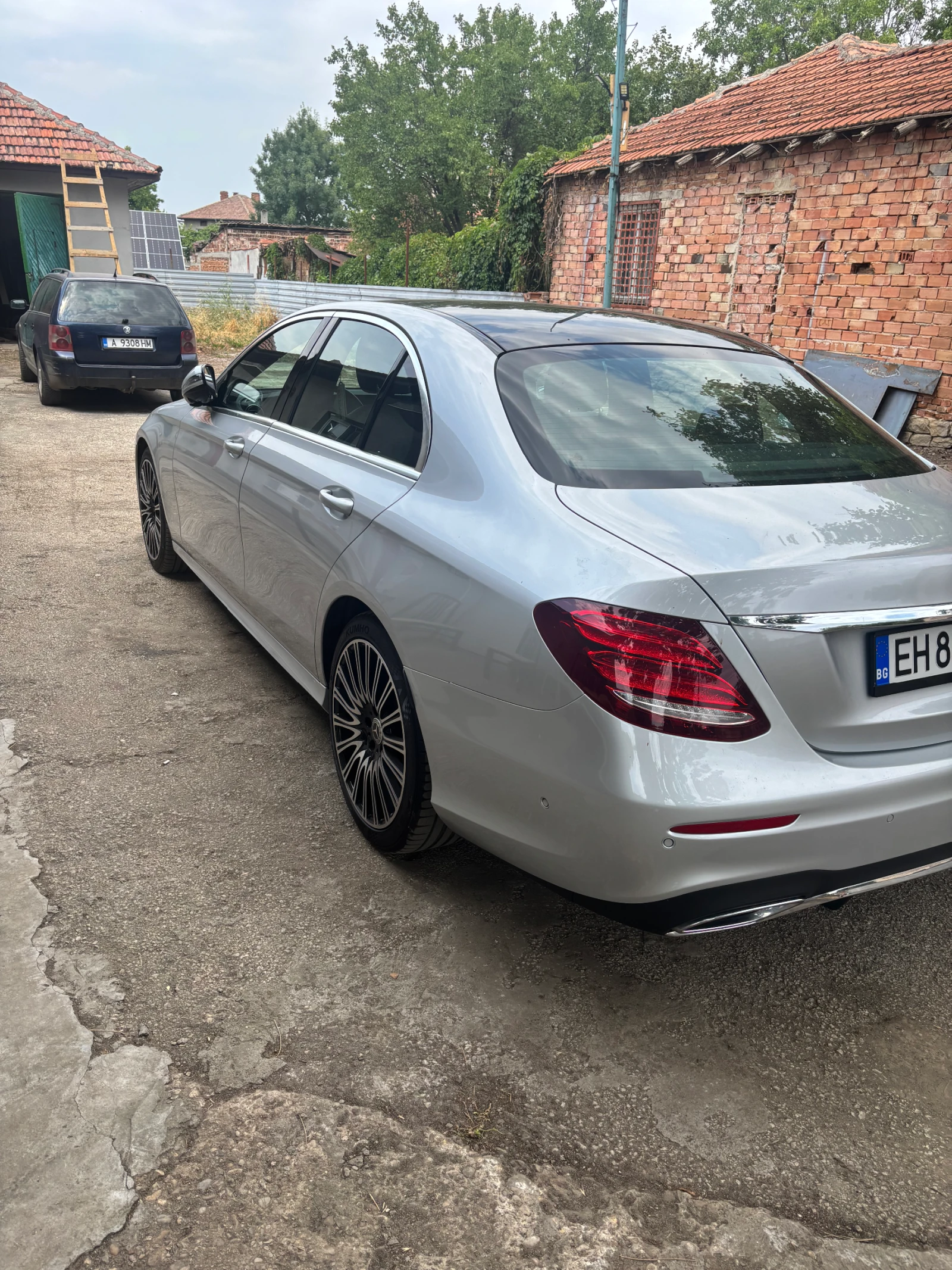 Mercedes-Benz E 200  - изображение 5