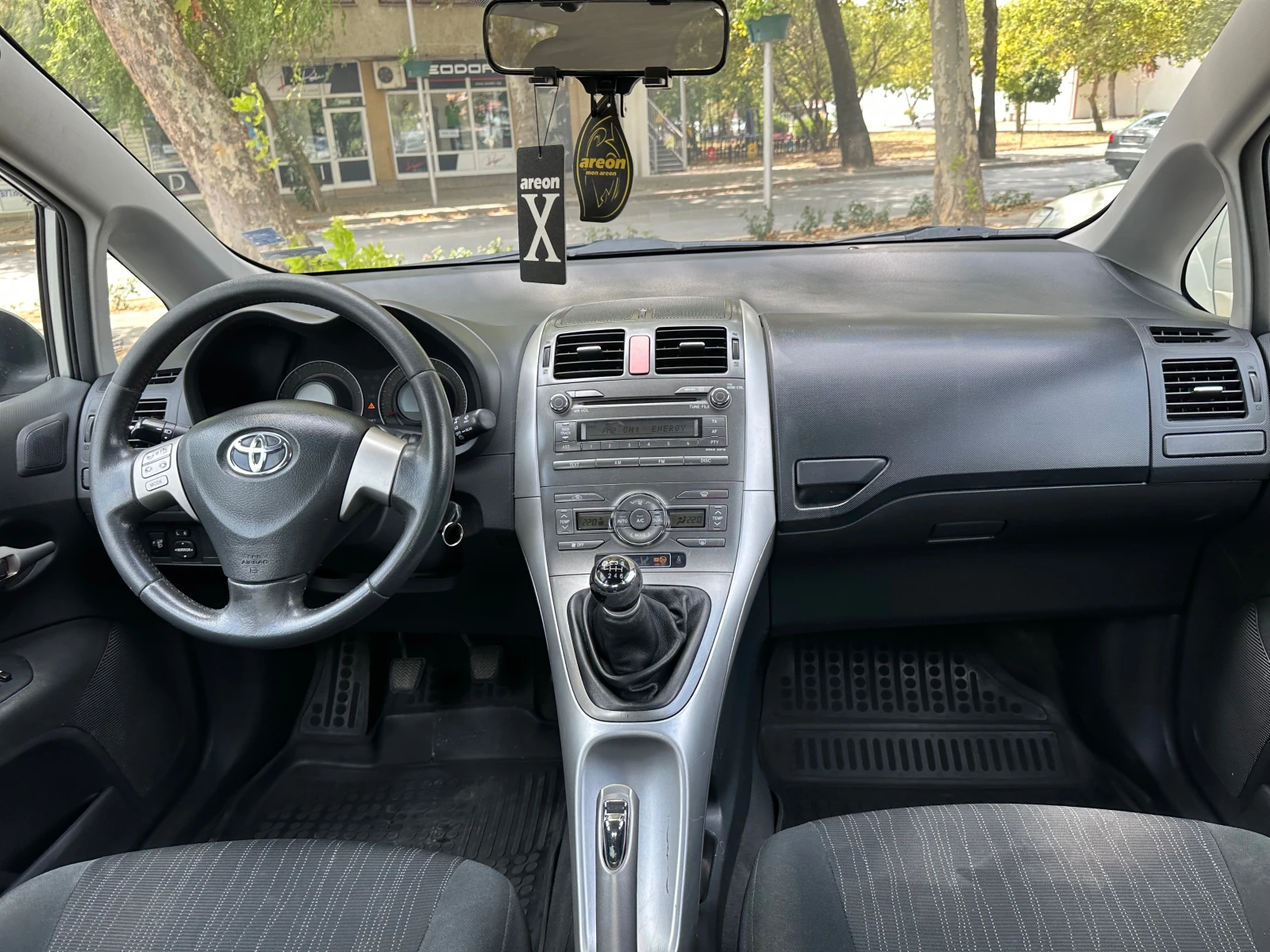 Toyota Auris 2.0D4D - изображение 9