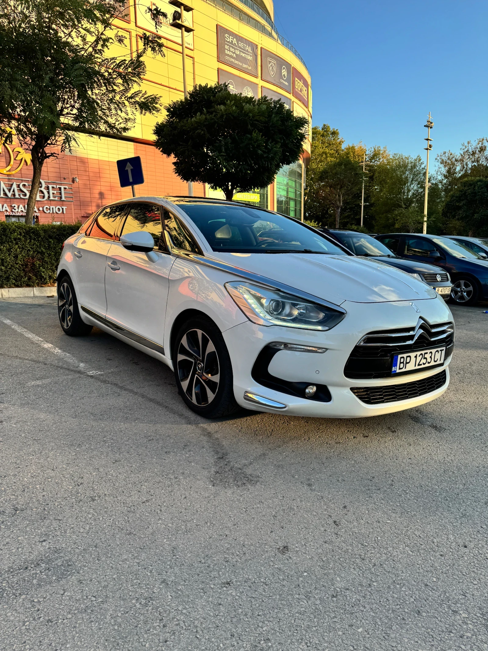 Citroen DS5 Хечбек - изображение 7
