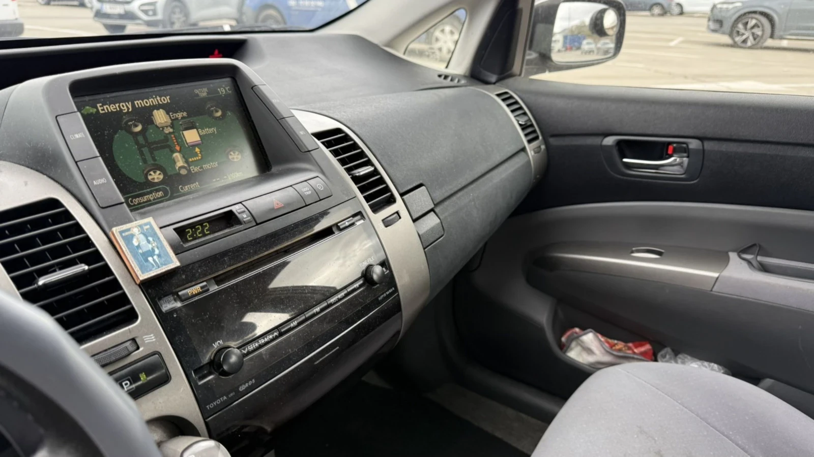 Toyota Prius Хибрид - изображение 10