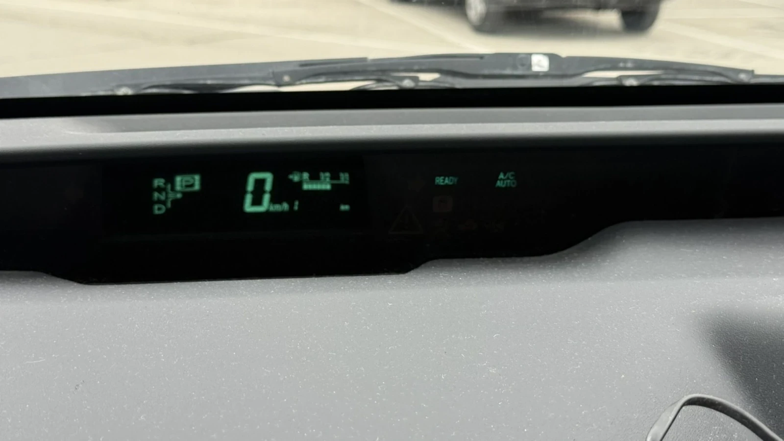 Toyota Prius Хибрид - изображение 8