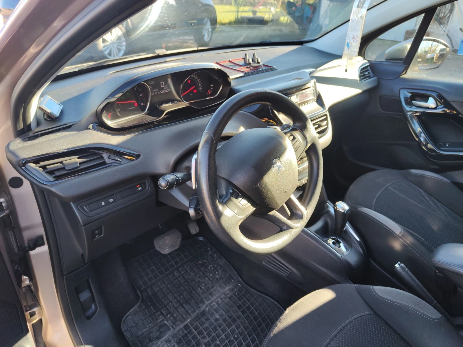 Peugeot 208 1.4 HDI automatic  | Mobile.bg   12