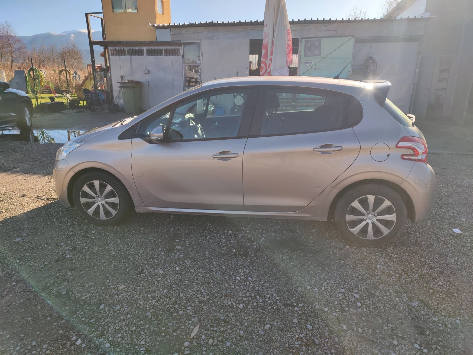 Peugeot 208 1.4 HDI automatic  - изображение 8