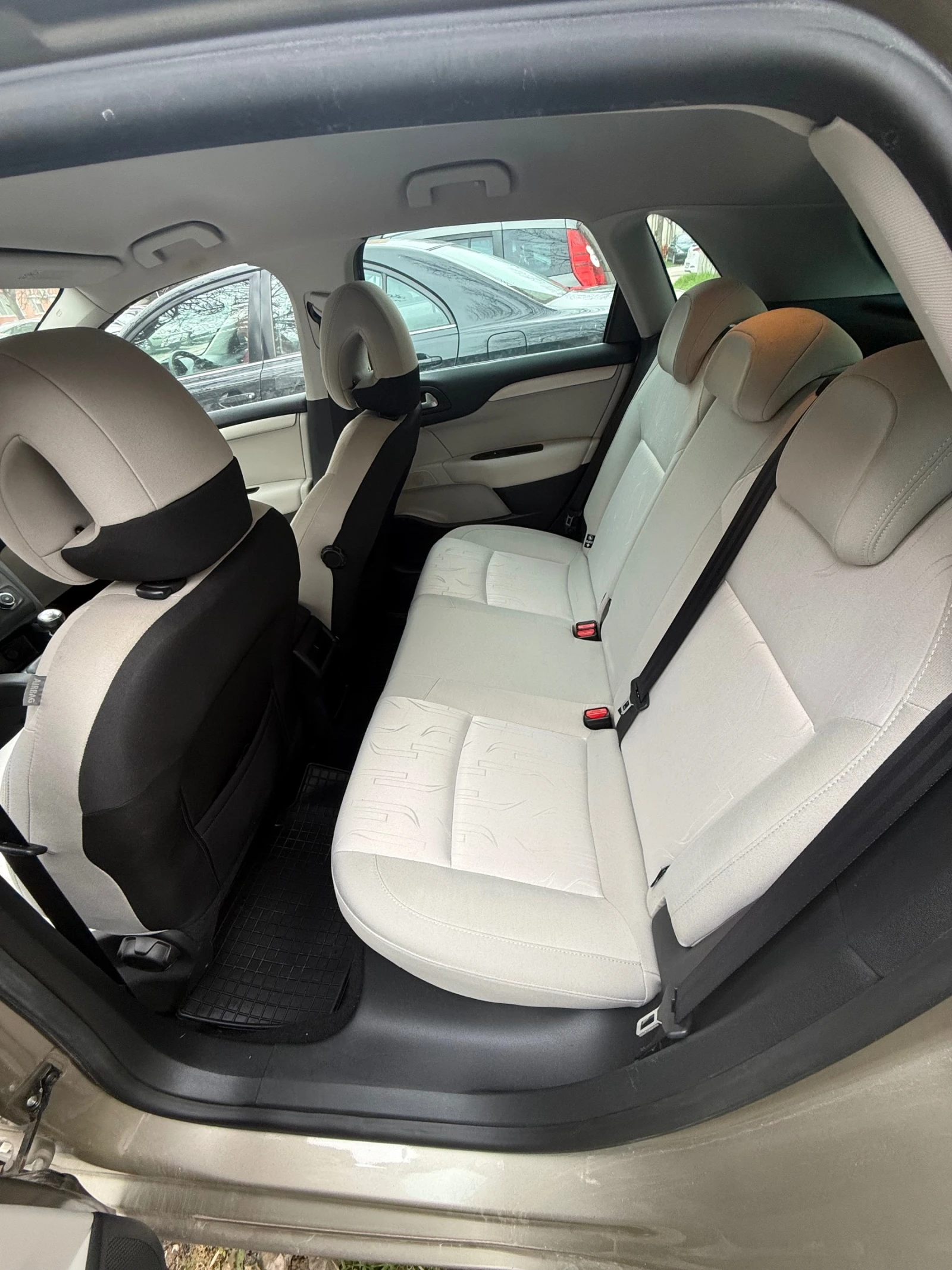 Citroen C4 1.6 HDI 112 к.с., снимка 5 - Автомобили и джипове - 53685397