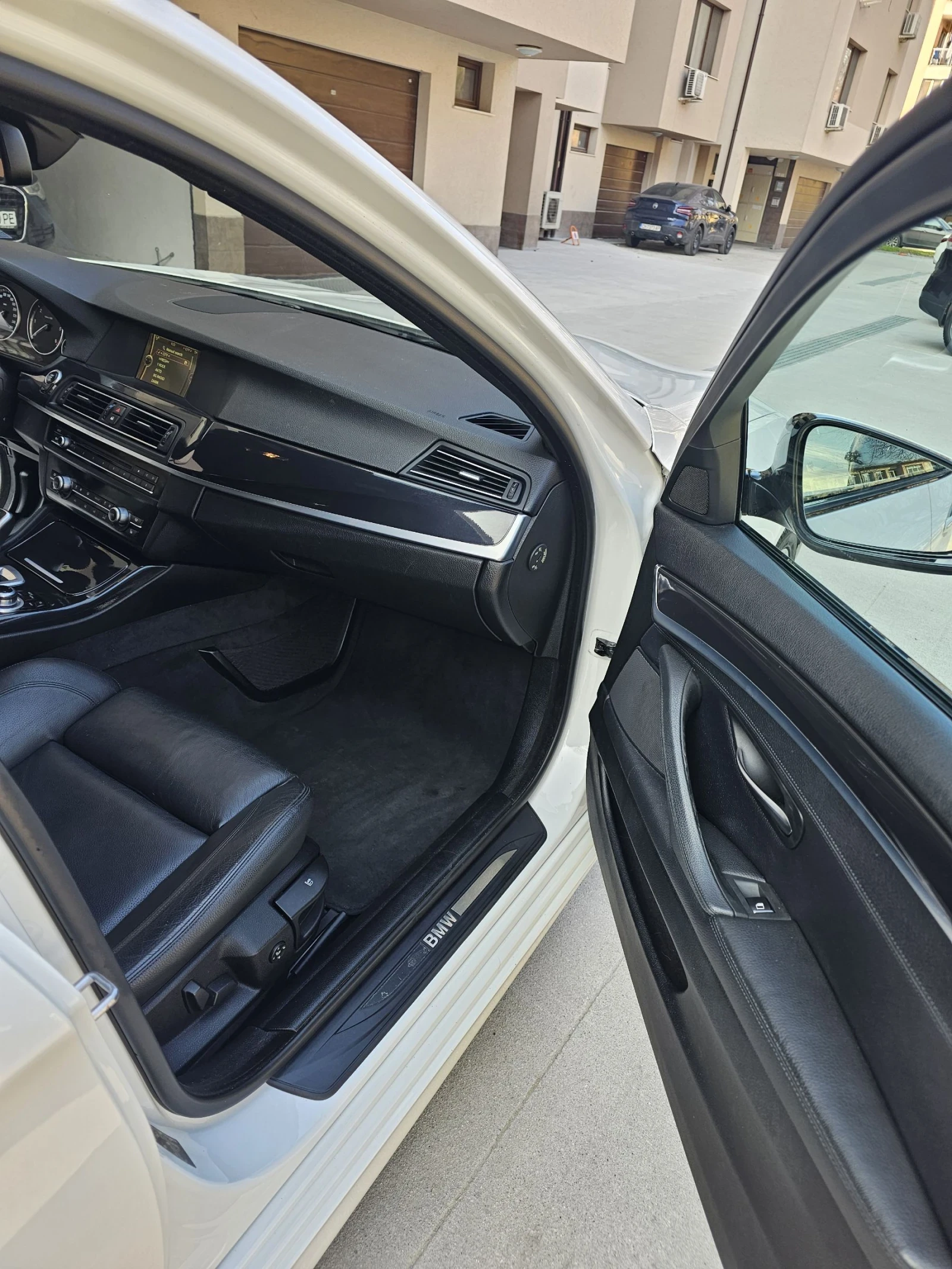BMW 525 F11  XDrive - изображение 9