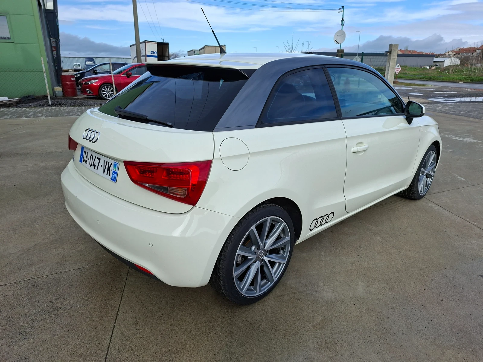 Audi A1, снимка 3 - Автомобили и джипове - 54008663