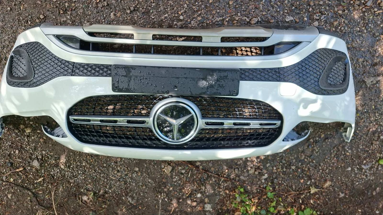 Mercedes-Benz CLA 200 1.4, снимка 11 - Автомобили и джипове - 54016139