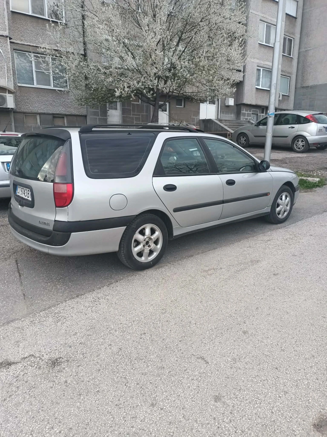 Renault Laguna 1.8, снимка 4 - Автомобили и джипове - 54278221