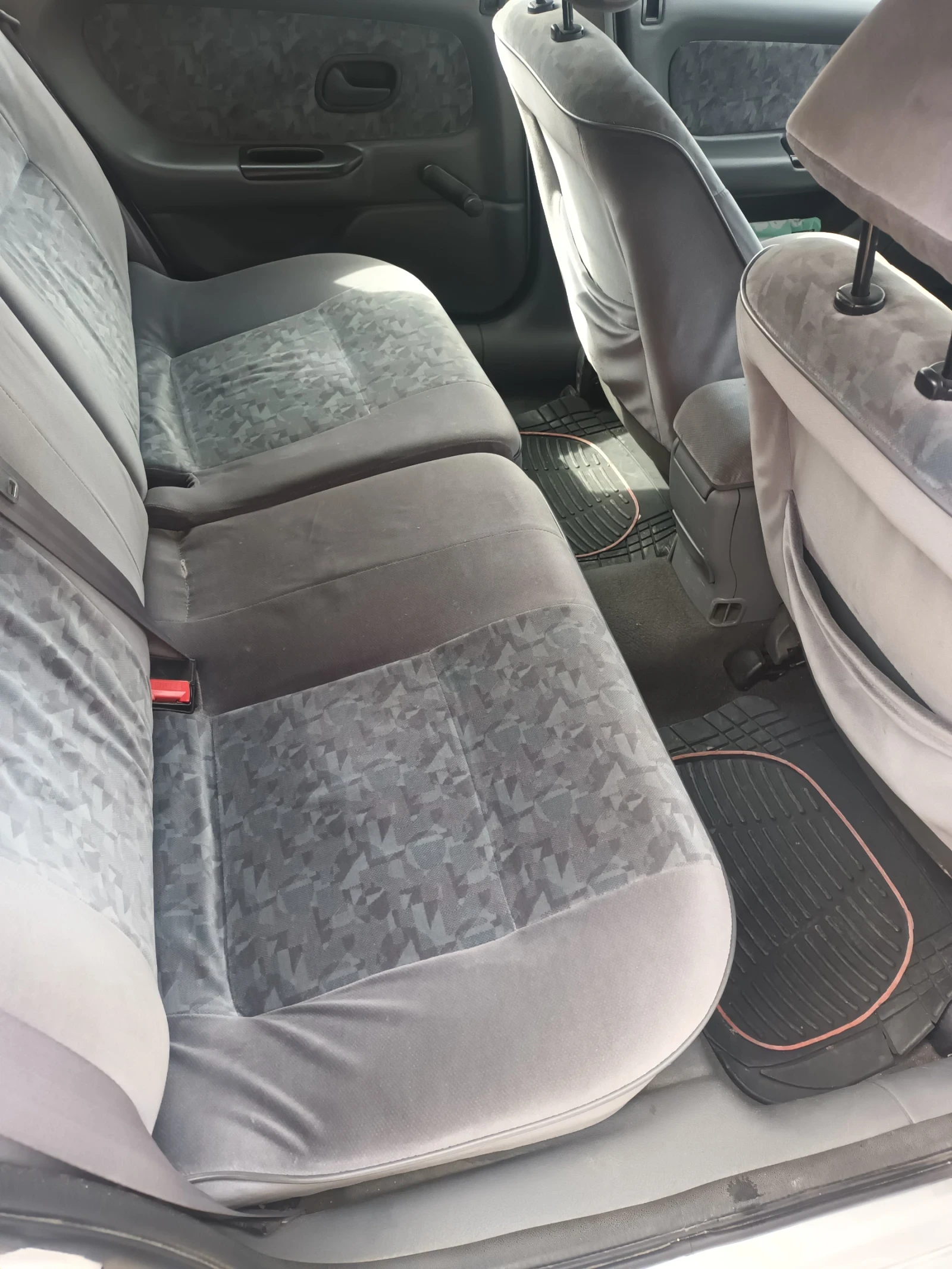 Renault Laguna 1.8, снимка 9 - Автомобили и джипове - 54278221