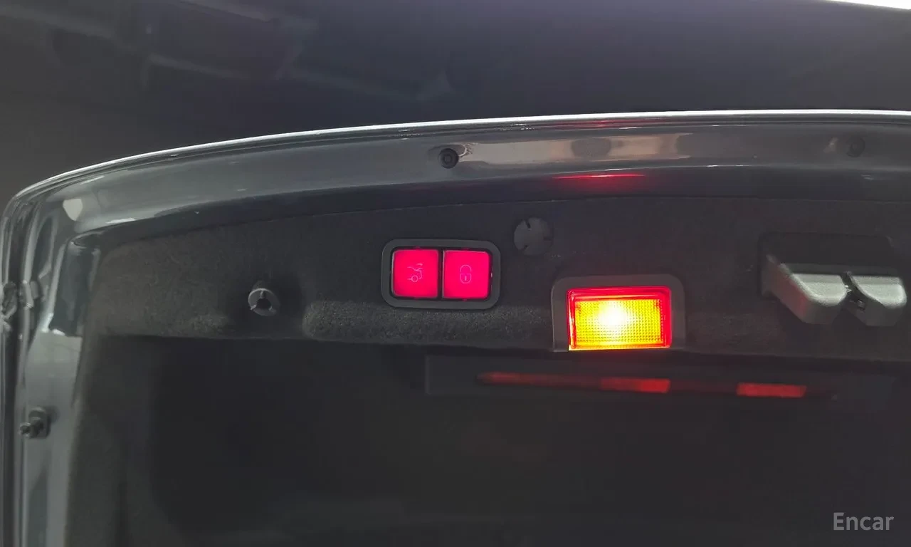 Mercedes-Benz C 43 AMG 4MATIC / FACELIFT / BURMESTER / 360 / PANO / HUD, снимка 17 - Автомобили и джипове - 54777892