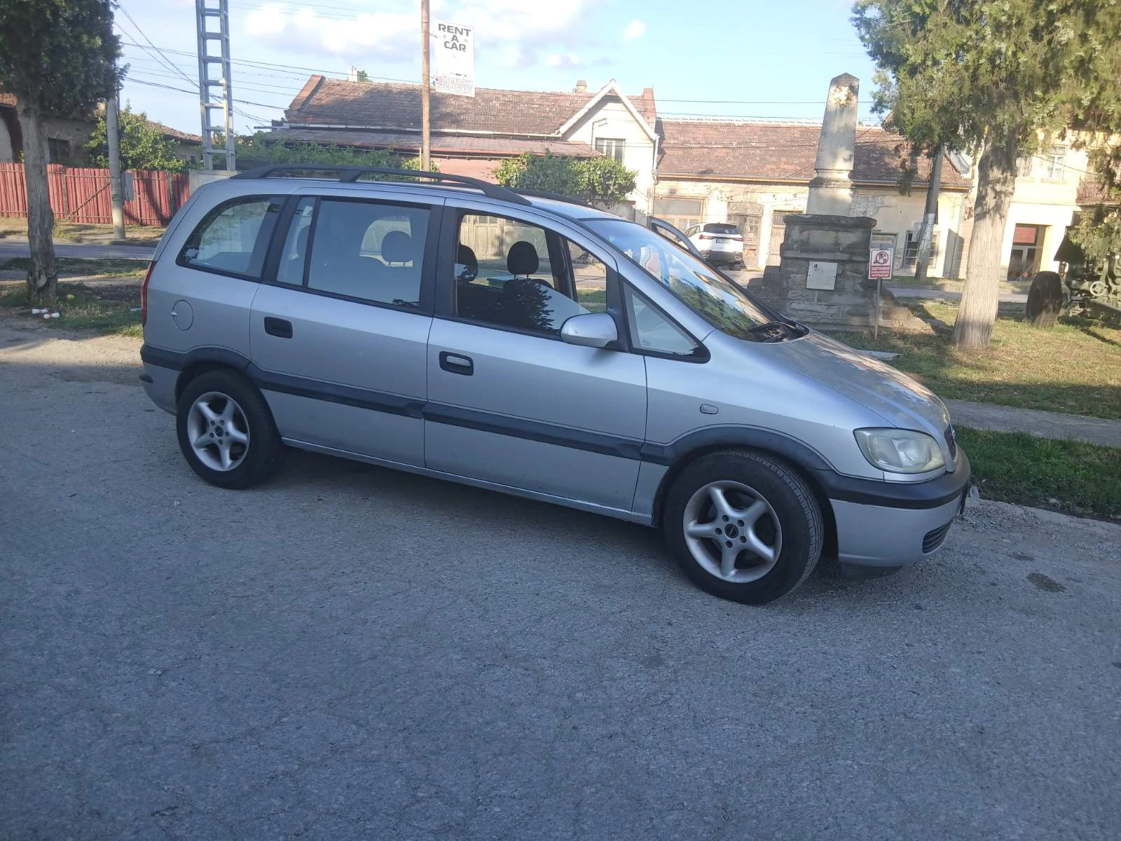 Opel Zafira 1.6газ клима , снимка 5 - Автомобили и джипове - 55132141