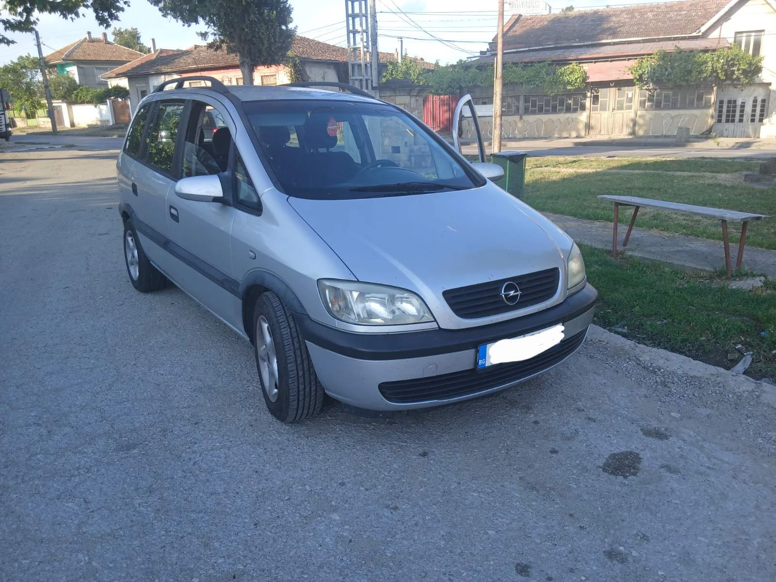 Opel Zafira 1.6газ клима , снимка 6 - Автомобили и джипове - 55132141