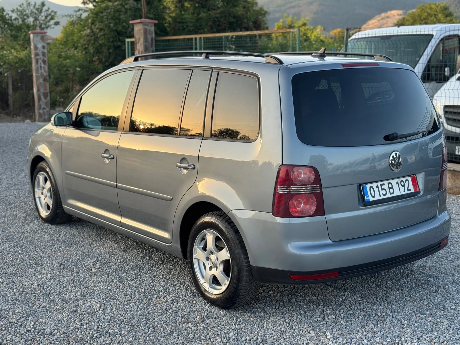 VW Touran 2.0TDi* 2009г* Германия* 6ск* 7местен* Топ, снимка 6 - Автомобили и джипове - 55425171