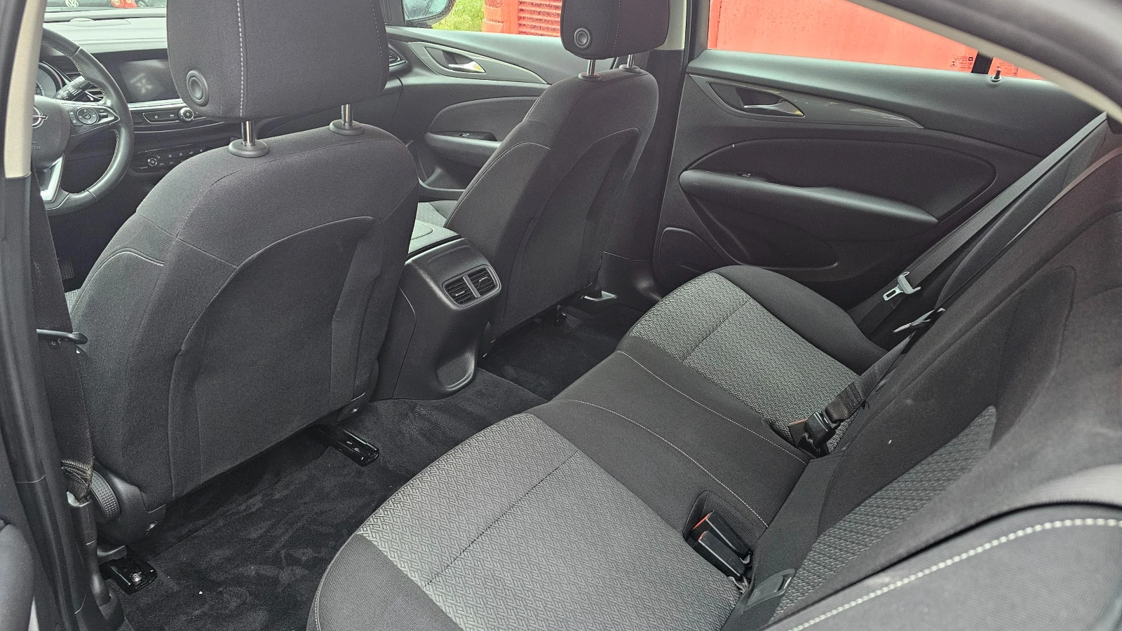 Opel Insignia 1.5 Turbo, снимка 7 - Автомобили и джипове - 56704511