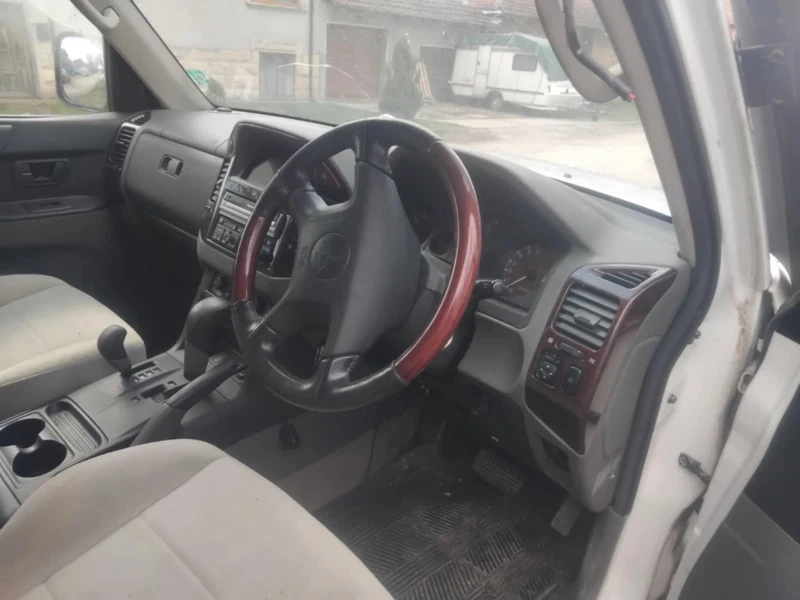 Mitsubishi Pajero 3.2DID* 3.5i, снимка 7 - Автомобили и джипове - 50794506
