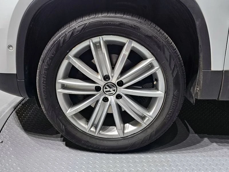 VW Tiguan 2.0 TDI  Premium| 140к.с.| ВКЛ.ТЕХНОТЕСТ, снимка 5 - Автомобили и джипове - 55562881