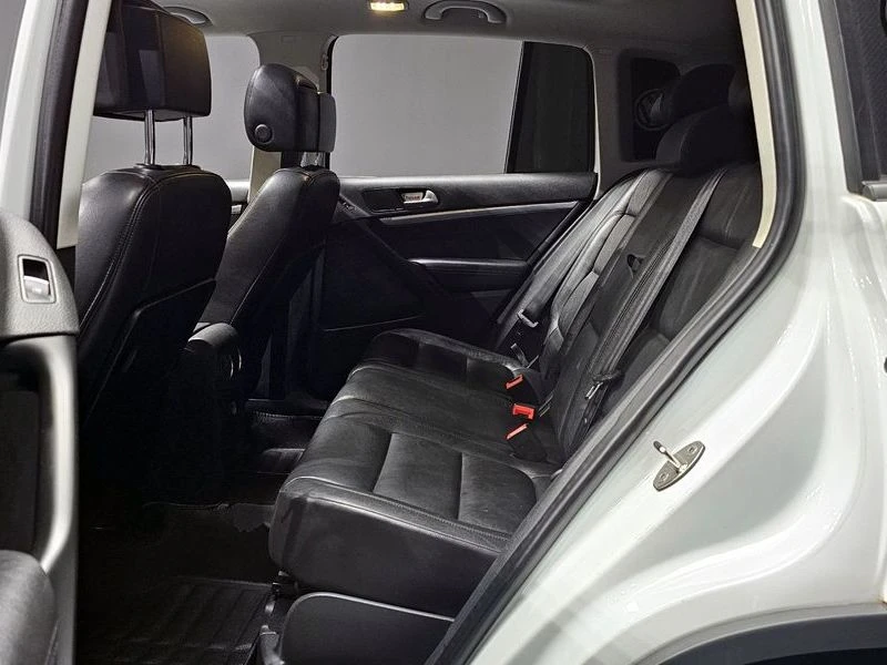 VW Tiguan 2.0 TDI  Premium| 140к.с.| ВКЛ.ТЕХНОТЕСТ, снимка 12 - Автомобили и джипове - 55562881