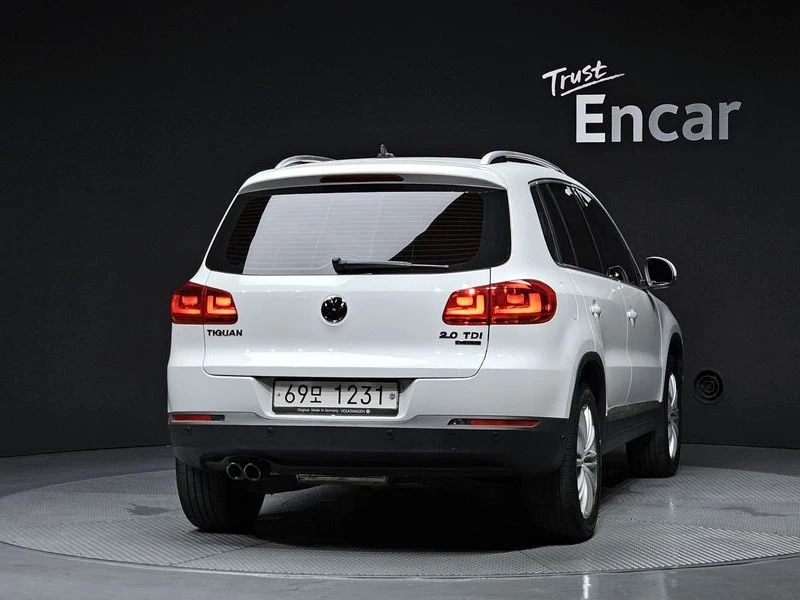 VW Tiguan 2.0 TDI  Premium| 140к.с.| ВКЛ.ТЕХНОТЕСТ, снимка 4 - Автомобили и джипове - 55562881