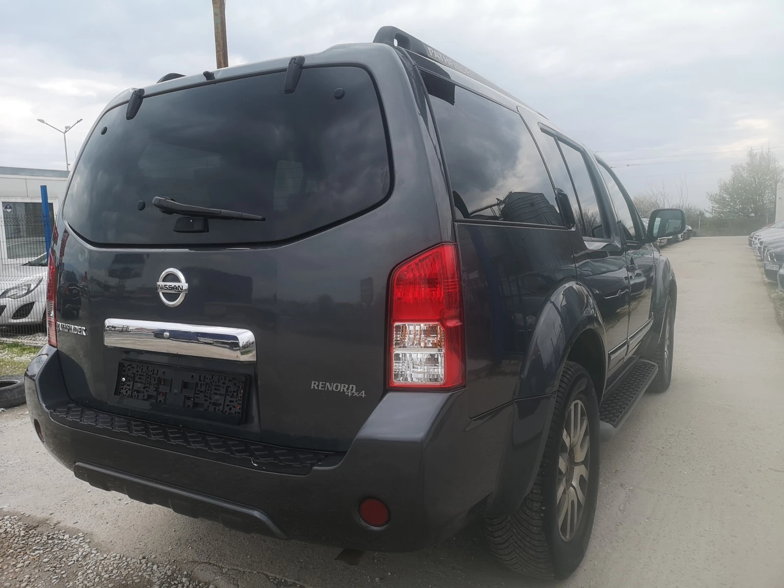 Nissan Pathfinder 3.0/v6 240kcFACE - изображение 8