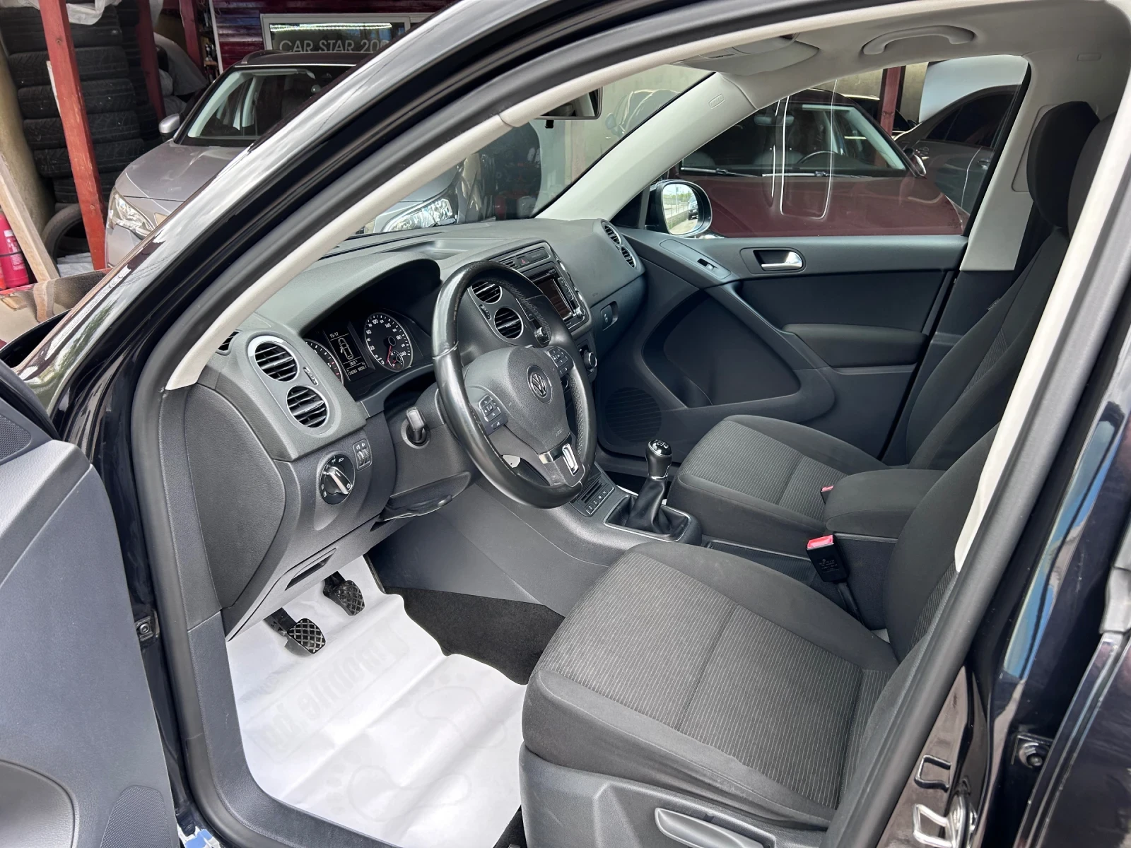 VW Tiguan 2.0TDI 124000км!!!FACE - изображение 7