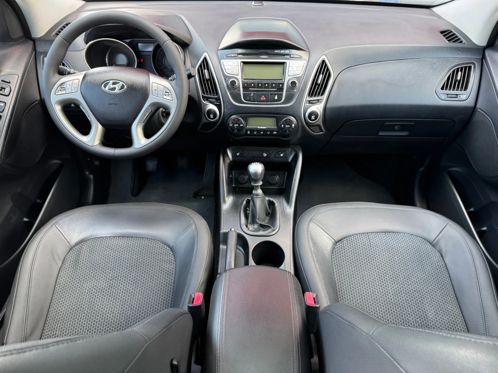 Hyundai IX35 2.0 CRDi / 4WD / PANORAMA / KOJA / PODGREV - изображение 10